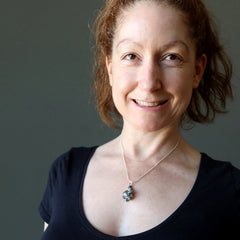 female model wearing cielo del campo sterling silver necklace
