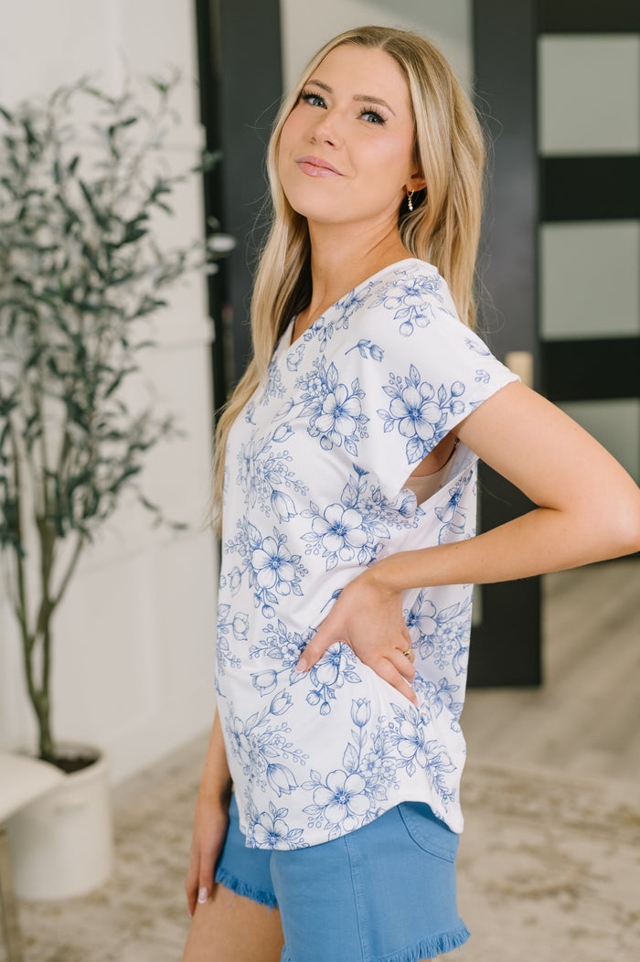 Down Right Delicate V-Neck Floral Top – alternate view 4
