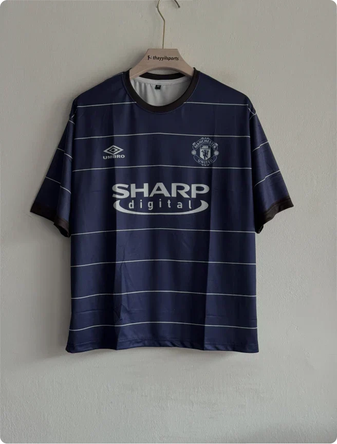 MANCHESTER UNITED 1999-2000 AWAY KIT KEANE FIVESLEEVE